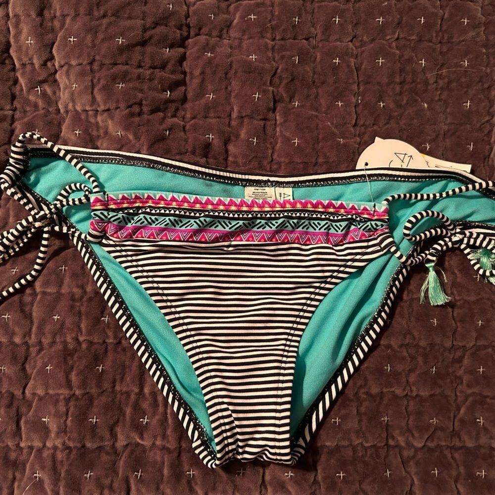 NWT Amica bikini bottoms sz M